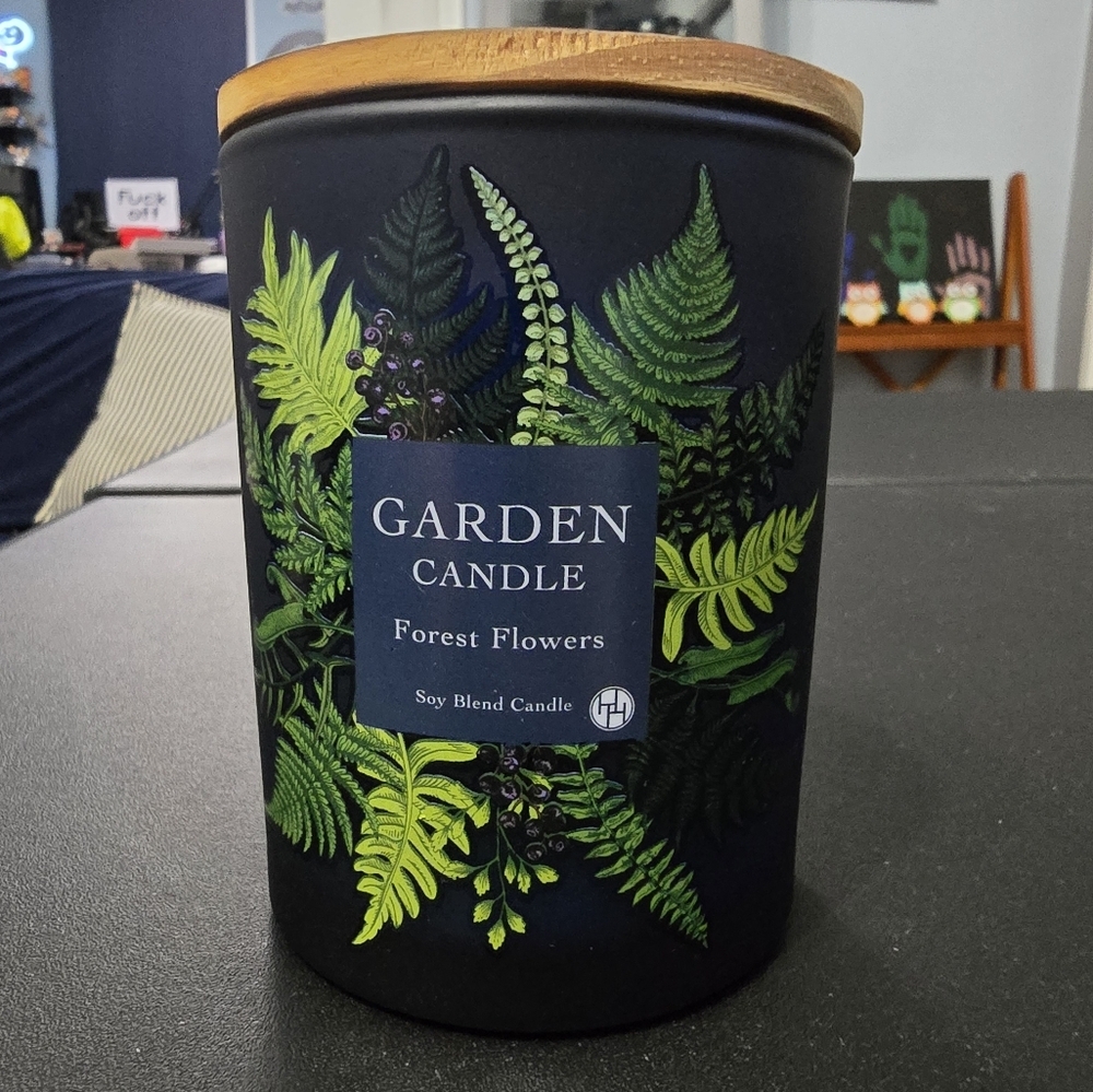 New Garden Candle Forest Flowers Soy Blend Candle 6.5 Oz